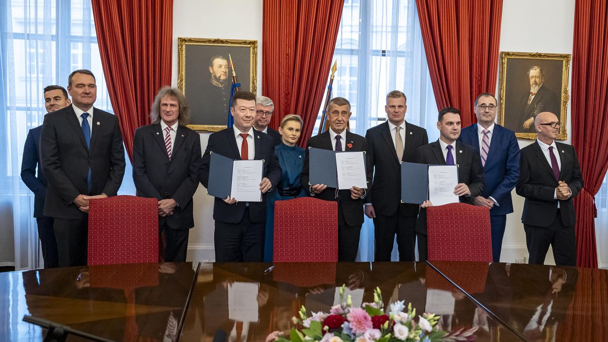 Babiš nechal špinavou práci na prezidentovi. V zahraničí píší o skládání české vlády